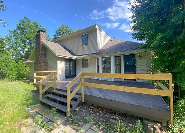 Property at 9048 E 51st Ter, Kansas City, MO 64133, 4 beds, 3.5 baths