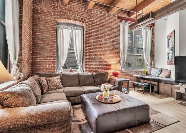 Property at 308 W 8th St #201, Kansas City, MO 64105, 1 bed, 1 bath