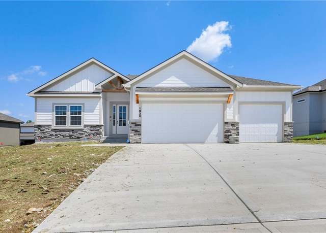 Property at 1836 SW Sage Canyon Rd, Lee's Summit, MO 64082, 4 beds, 3 baths