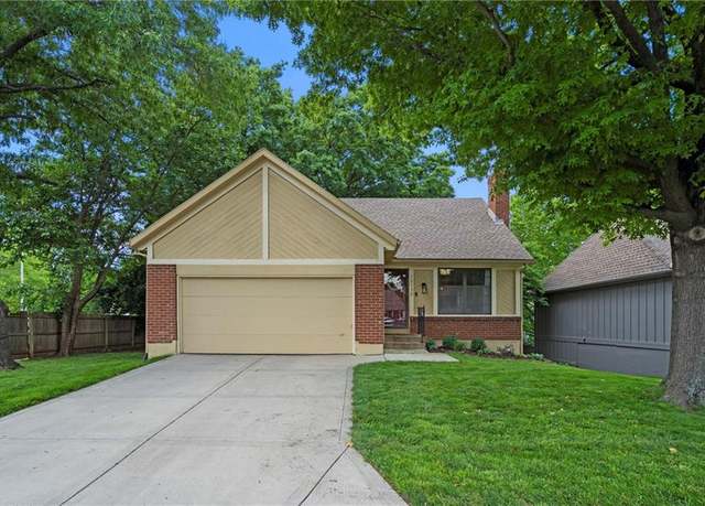 Property at 12132 W 67 St, Shawnee, KS 66216, 2 beds, 1.5 baths