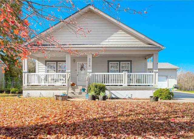 Property at 3316 N 85th Pl, Kansas City, KS 66109, 3 beds, 2 baths