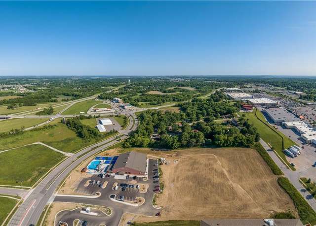 Property at 3612 N Village Dr, St Joseph, MO 64506