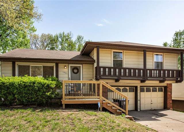 Property at 1221 NW 66th Ter, Kansas City, MO 64118, 3 beds, 2 baths