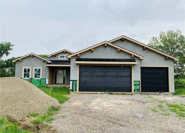 Property at 10519 N Liberty St, Kansas City, MO 64155, 4 beds, 3 baths