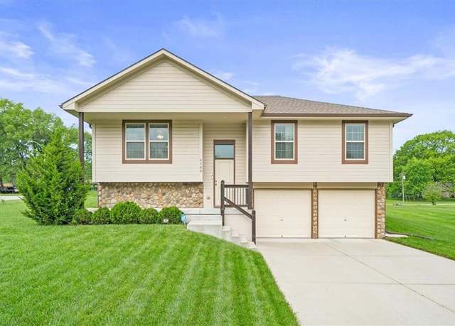 Property at 4700 E 136th Ct, Grandview, MO 64030, 3 beds, 2 baths
