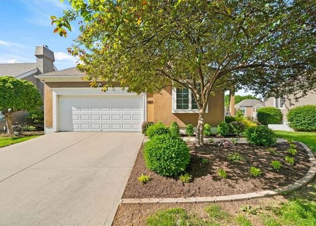 Property at 812 W 133rd Ct, Kansas City, MO 64145, 3 beds, 3 baths
