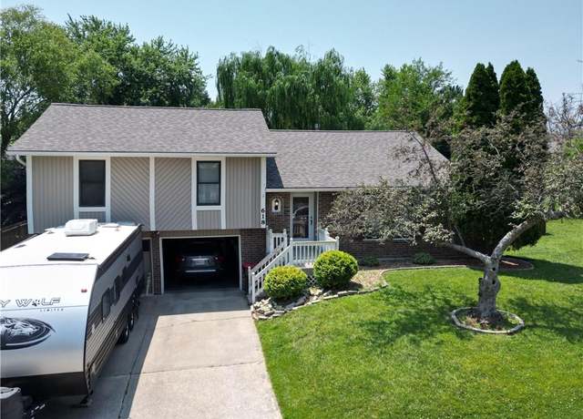 Property at 618 Foster Ln, Warrensburg, MO 64093, 3 beds, 2 baths