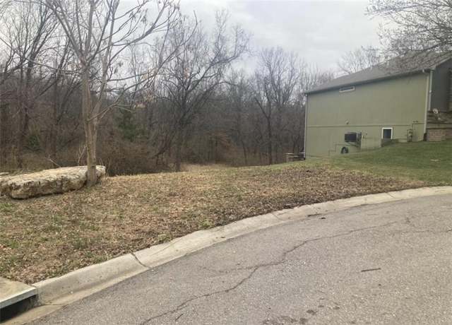 Property at 4205 S Shrank Ct, Independence, MO 64055