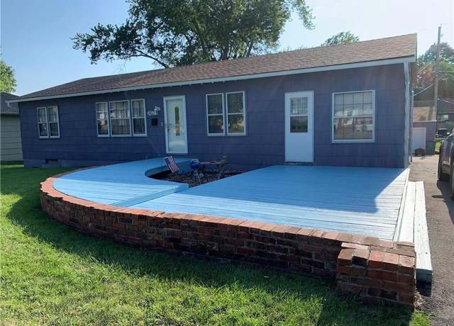 Property at 8612 Riggs St, Overland Park, KS 66212, 3 beds, 1.5 baths