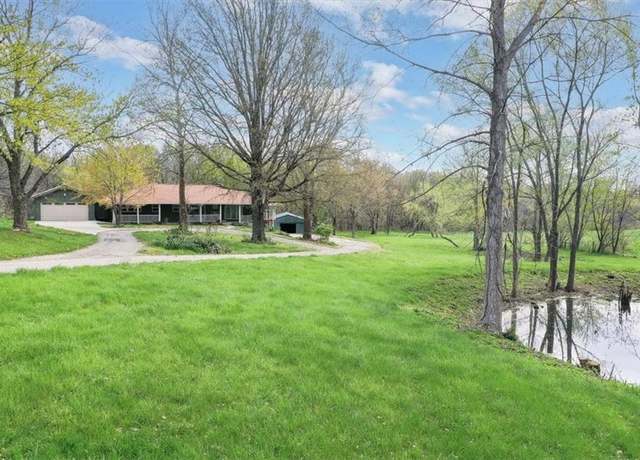 Property at 24722 Tonganoxie Dr, Leavenworth, KS 66048, 2 beds, 3 baths