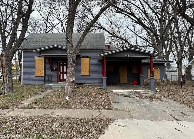 Property at 229 S Main St, Nevada, MO 64772, 2 beds, 1 bath