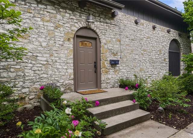 Property at 12424 Valley Brook Dr, Grandview, MO 64030, 5 beds, 3.5 baths