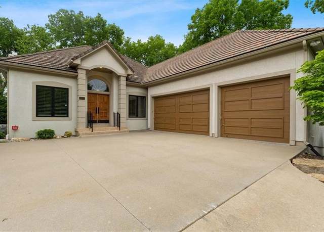 Property at 6541 W 106th St, Overland Park, KS 66212, 5 beds, 4 baths