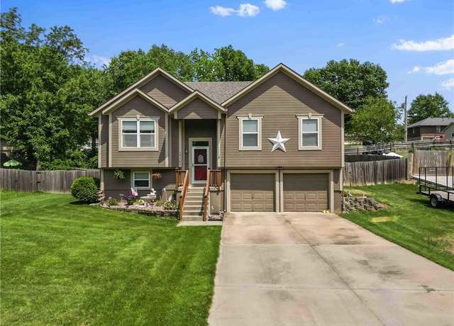 Property at 17107 Barr Ave, Holt, MO 64048, 3 beds, 2 baths