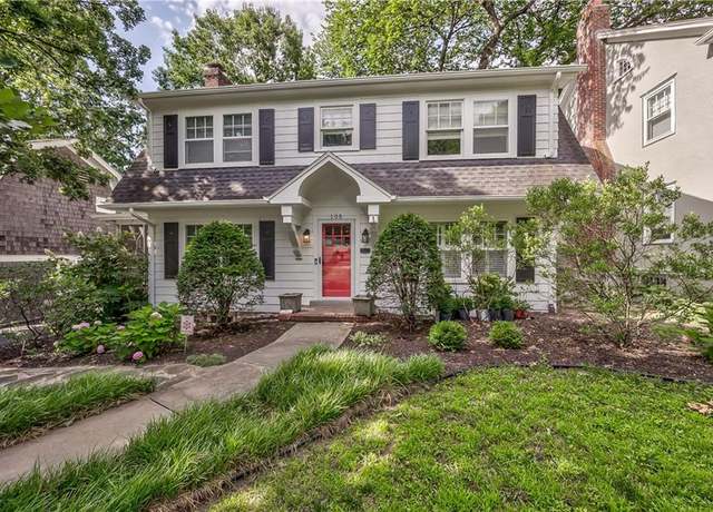 Property at 105 W 67th Ter, Kansas City, MO 64113, 3 beds, 2.5 baths