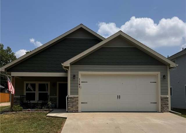 Property at 1141 S Main St, Ottawa, KS 66067, 3 beds, 2 baths