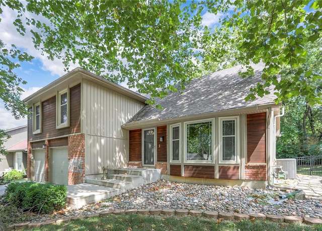 Property at 14309 W 89th St, Lenexa, KS 66215, 4 beds, 2 baths