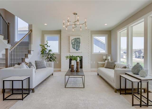 Property at 2202 W 178th Ter, Overland Park, KS 66085, 4 beds, 3.5 baths