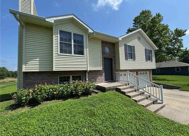 Property at 103 SW 95th Rd, Warrensburg, MO 64093, 3 beds, 2.5 baths