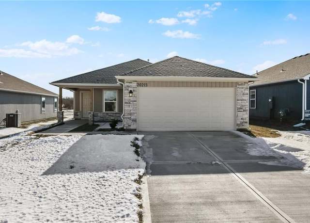 Property at 20213 W 194th St, Spring Hill, KS 66083, 3 beds, 2 baths