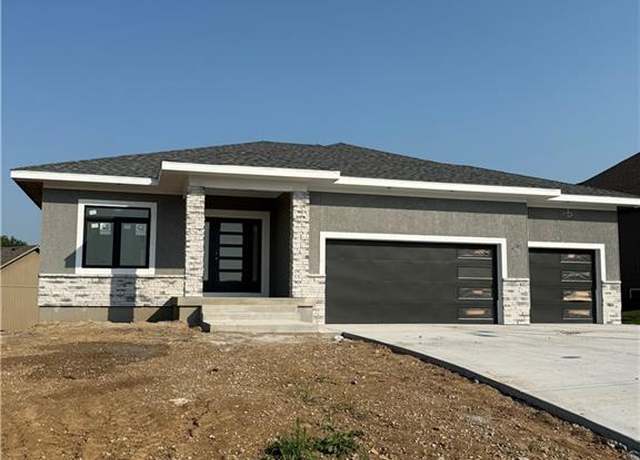 Property at 8810 N Agnes Ave, Kansas City, MO 64156, 3 beds, 2 baths