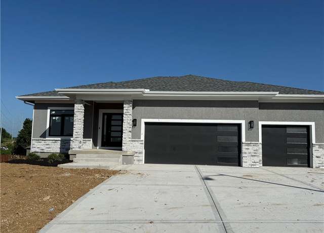 Property at 8810 N Agnes Ave, Kansas City, MO 64156, 3 beds, 2 baths