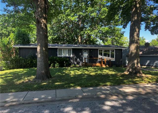 Property at 6910 Kessler St, Merriam, KS 66204, 3 beds, 3 baths