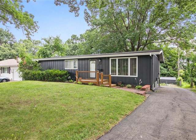 Property at 6910 Kessler St, Merriam, KS 66204, 3 beds, 3 baths