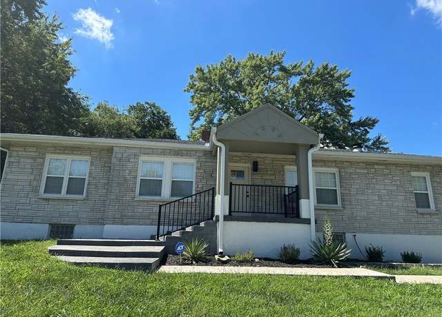 Property at 2008 S Lees Summit Rd, Independence, MO 64050, 4 beds, 3 baths