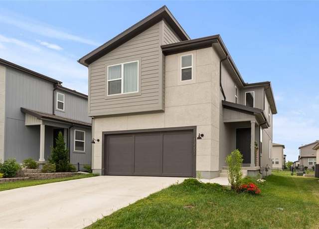 Property at 13333 W 180th St, Overland Park, KS 66013, 4 beds, 2.5 baths