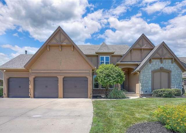 Property at 6826 NW Monticello Ct, Kansas City, MO 64152, 4 beds, 3.5 baths