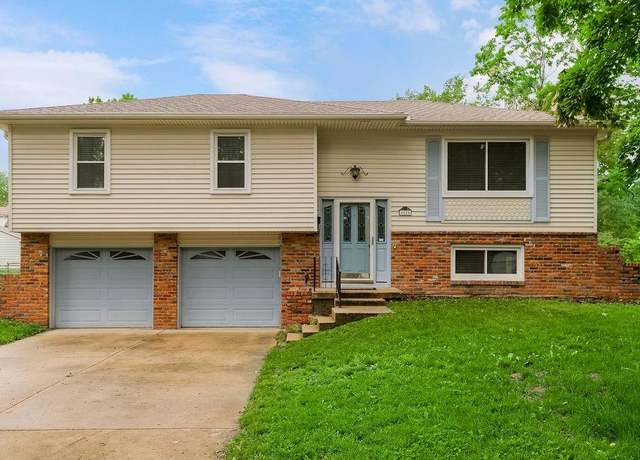 Property at 5120 Monrovia St, Shawnee, KS 66216, 3 beds, 2 baths