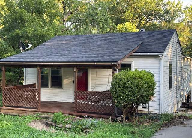 Property at 11321 E 10th St S, Independence, MO 64054, 2 beds, 2 baths