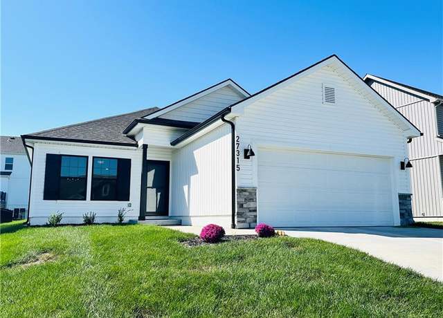 Property at 27315 E Sycamore St, Lee's Summit, MO 64086, 3 beds, 2 baths