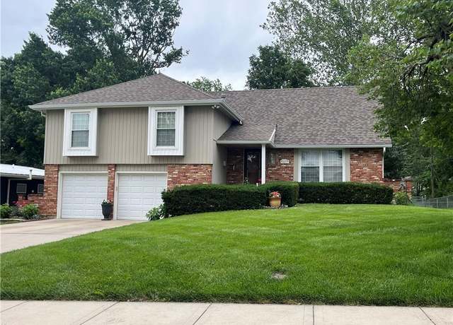 Property at 8409 Grant Ave, Overland Park, KS 66212, 5 beds, 2.5 baths