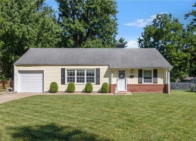 Property at 7553 Rainbow Dr, Prairie Village, KS 66208, 3 beds, 1 bath