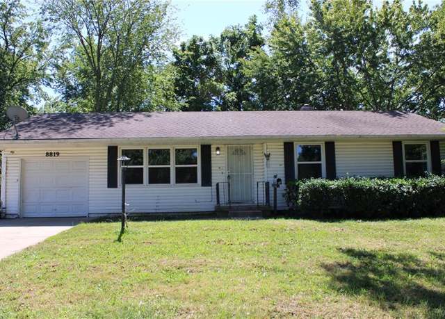 Property at 8819 E 85th St, Raytown, MO 64138, 3 beds, 2 baths
