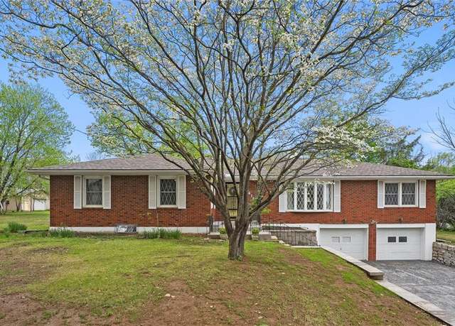 Property at 8416 Westridge Rd, Raytown, MO 64138, 3 beds, 2 baths