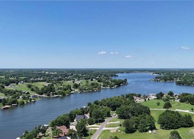 Property at 615 Lake Viking Ter, Gallatin, MO 64640, 4 beds, 3 baths