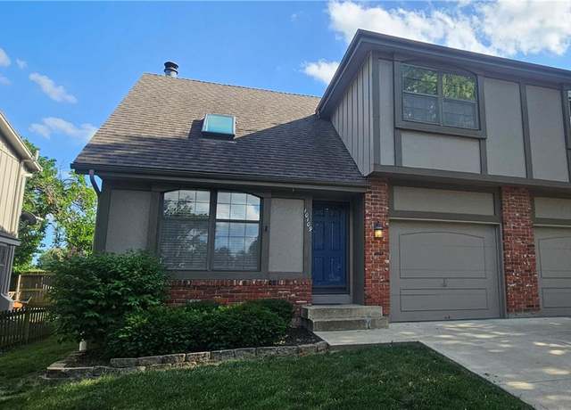 Property at 10109 W 86th Ter, Shawnee, KS 66212, 3 beds, 2.5 baths