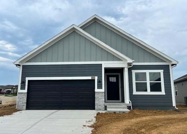 Property at 6900 NE 70th St, Kansas City, MO 64119, 5 beds, 3 baths