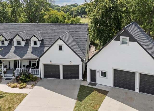 Property at 15869 150th St, Bonner Springs, KS 66012, 4 beds, 3 baths