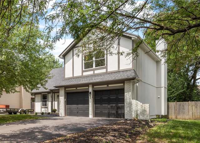 Property at 16504 W 150th Ter, Olathe, KS 66062, 3 beds, 2.5 baths