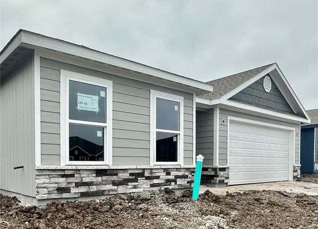 Property at 575 W Lanesfield St, Gardner, KS 66030, 3 beds, 2 baths