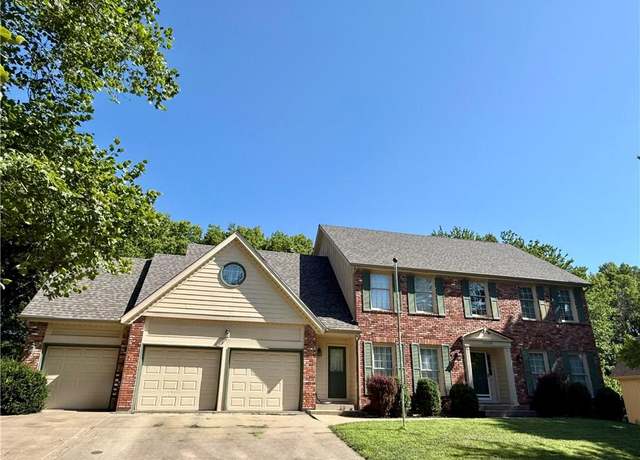 Property at 10438 W 125th Ter, Overland Park, KS 66213, 4 beds, 3.5 baths