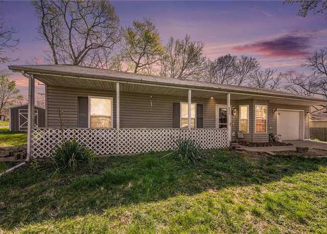 Property at 511 N 6th St, Plattsburg, MO 64477, 3 beds, 2 baths