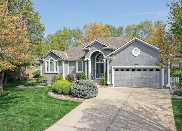 Property at 7620 W 149th St, Overland Park, KS 66223, 4 beds, 3 baths