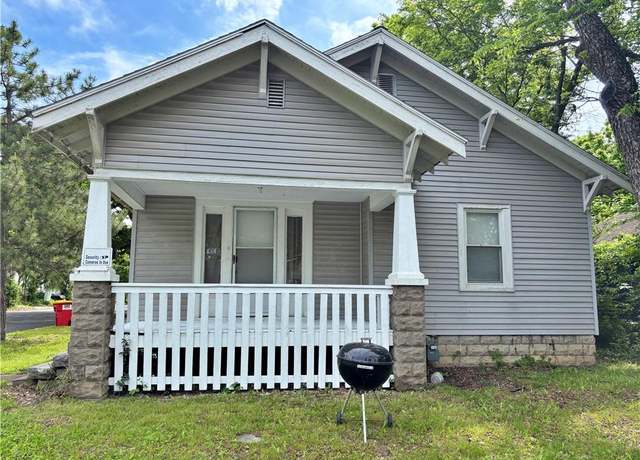 Property at 2001 S Locust St, Pittsburg, KS 66762, 2 beds, 1 bath