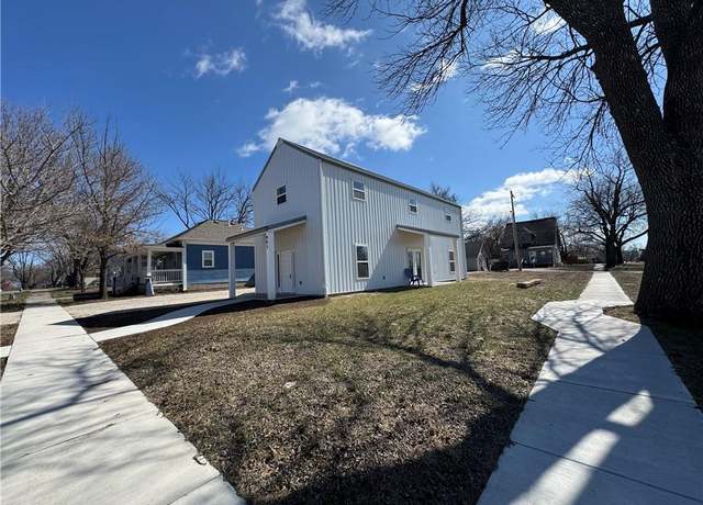 Property at 803 Pecan St, Humboldt, KS 66748, 3 beds, 2 baths