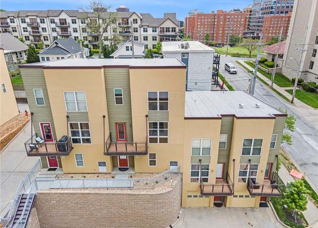 Property at 4581 Madison Ave, Kansas City, MO 64111, 3 beds, 3.5 baths